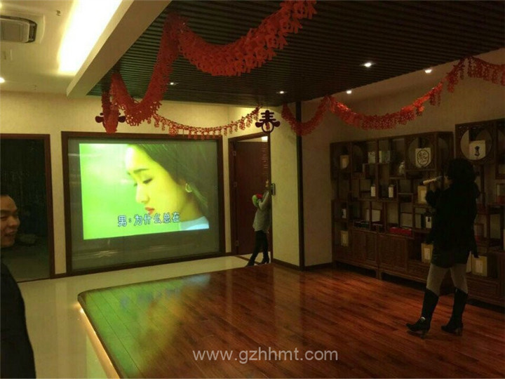 smart glass intalled as rear projection screen in nightclub / bar